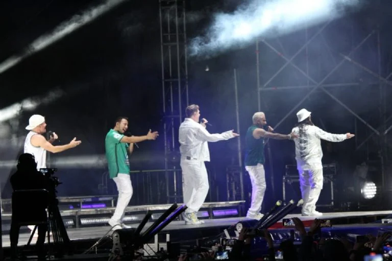 Backstreet Boys Declaran su Amor por La Fiera en Feria de León