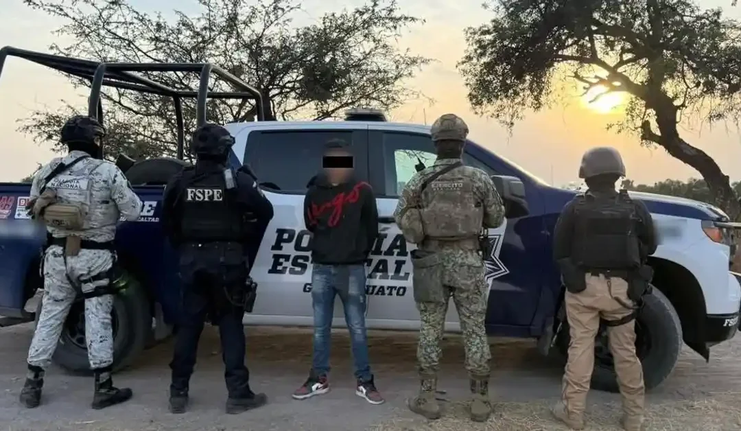 Repelen ataque armado en Celaya y rescatan a joven secuestrado durante persecución