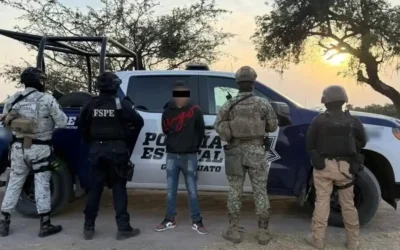 Repelen ataque armado en Celaya y rescatan a joven secuestrado durante persecución