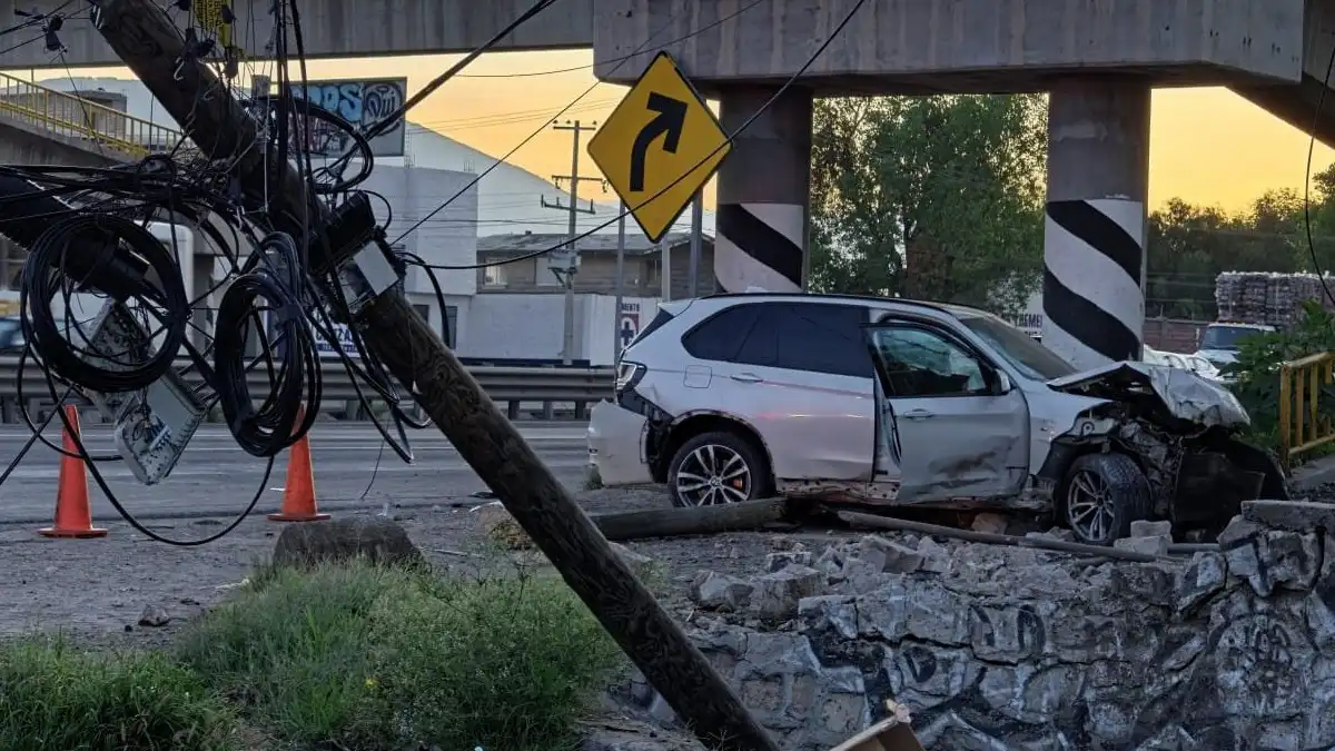 choque BMW carretera Silao Irapuato